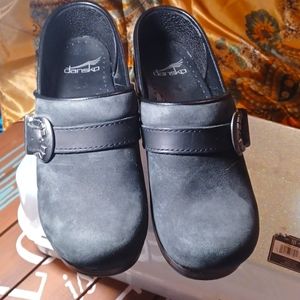 Excellent Condition Dansko Clog. Size 37 or 6.5 US. Black Leather Suede.